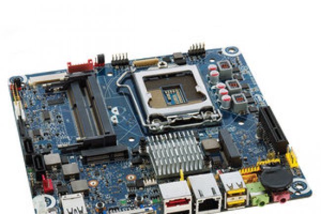 Intel sort du march des cartes mres pour PC de bureaux