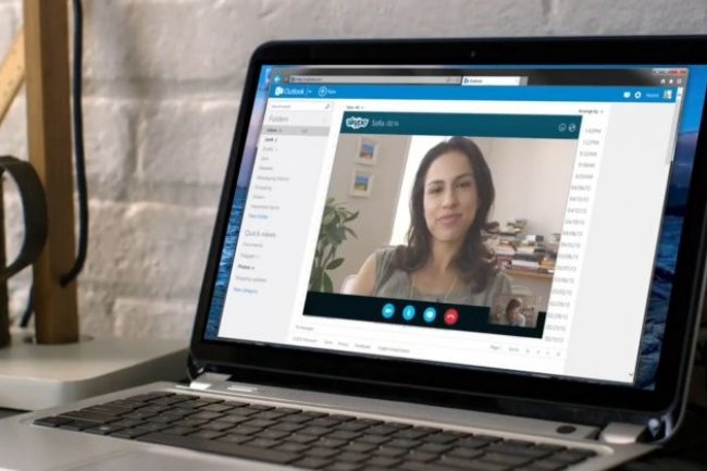Uen simple extension permet d'intégrer le service Skype dans Outlook.com.