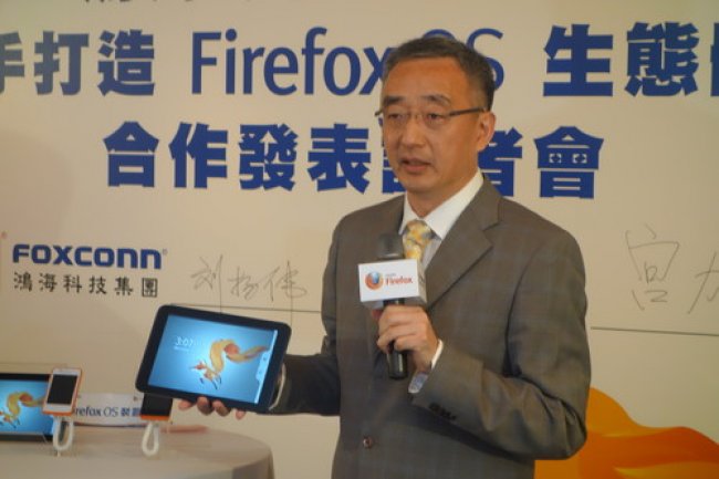 Un dirigeant de Mozilla, Li Gong, a montr une tablette Firefox OS  Computex 2013. Crdit photo IDG NS