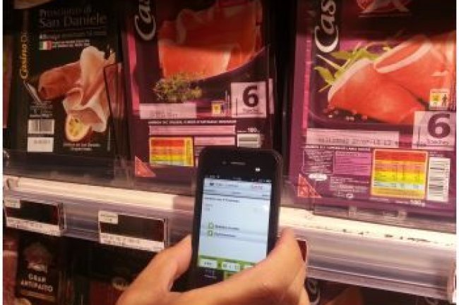 En passant son smartphone sur une tiquette NFC, on fait apparatre la fiche du produit et on peut ensuite confirmer son achat. (Crdit Photo : B.L.)