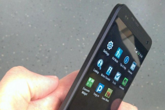 Avec son cran 4,3 pouces, le HTC One mini est une trs bonne alternative aux smartphones XXL