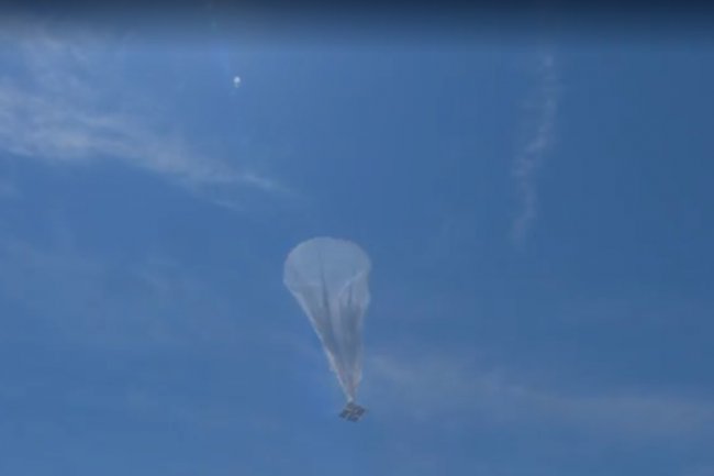 Google a annoncé samedi le lancement expérimental dans la stratosphère de gros ballons gonflables pouvant relayer une connexion internet vers des zones difficiles d'accès.