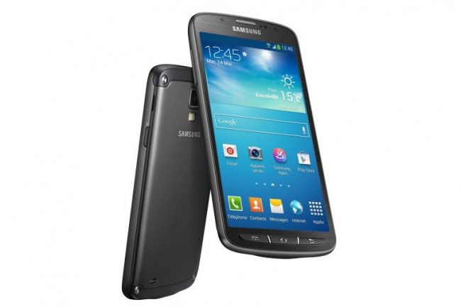 Le Samsung Galaxy S4 Active se veut rsistant  l'eau et  la poussire.