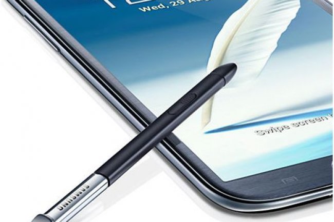 Quelle sera la taille d'écran du Galaxy Note III qui pourrait être annoncé à Berlin début septembre ? (ci-dessus, le Galaxy Note II)