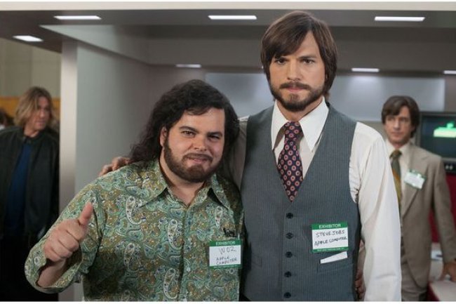 Dans le rle titre de  Jobs , Ashton Kutcher ( droite), et dans celui de Steve Wozniak, Josh Gad. (crdit : D.R.)