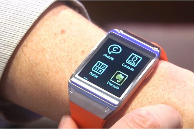 La montre connectée Galaxy Gear de Samsung propose plusieurs apps dont ChatON et Evernote. (crédit photo : Martyn Williams)