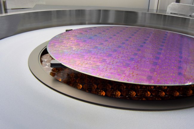 Une des machines d'Applied Materials destine  la fabrication des plaques de processeurs