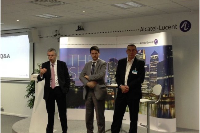 En juin 2013, lors d'une visite des Visite des labs d'Alcatel Lucent, Villarceaux (Michel Combes, CEO d'Alcatel-Lucent, avec Philippe Keryer, vice prsident excutif du groupe, et Jean-Luc Beylat, prsident d'Alcatel Lucent Bell Labs France.