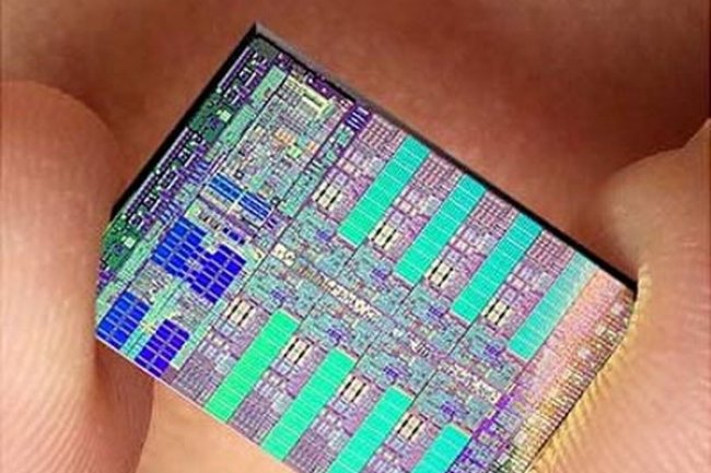 IBM qui fabrique dj des puces ARM a pris les licences des architectures Cortex-A15, A12 et A7.