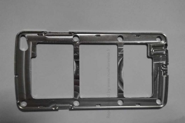 Des photos du chassis du Galaxy S5 sont apparues sur la Toile. Crdit: D.R