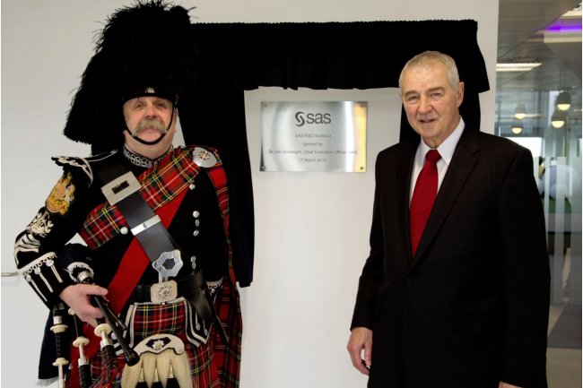 Jim Goodnight, fondateur et CEO de SAS, a inauguré le 17 mars le centre de R&D ouvert par la société à Glasgow pour travailler sur les technologies anti-fraude. (crédit : D.R.)