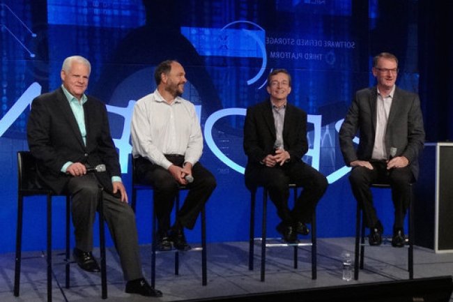 Joe Tucci, (CEO d’EMC),  Paul Maritz (CEO de Pivotal) et Pat Gelsinger (CEO de VMware) lors du point presse d'EMC World 2014 à Las Vegas.