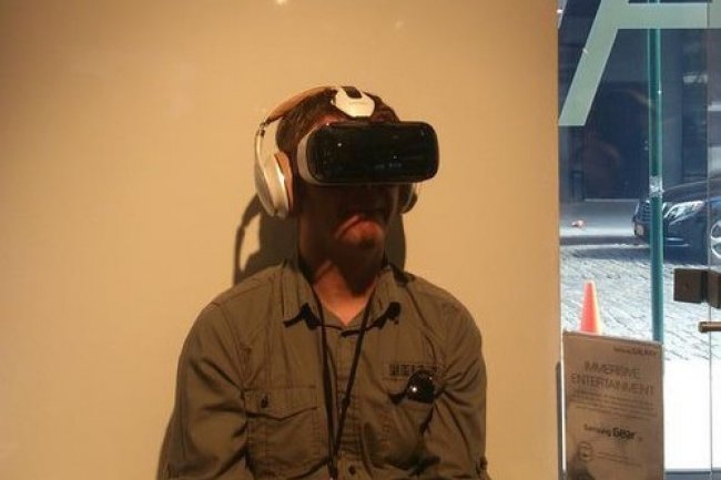 Avec son casque Gear VR, Samsung met un pied dans la ralit virtuelle