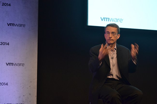 Lors de la keynote d'ouverture de l'édition européenne de VMworld 2014, Pat Gelsinger, CEO de VMWare est revenu sur sa conception du software defined datacenter. (crédit : LMI)
