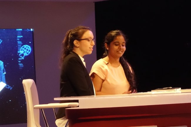 Myriam Kaabar et Janany Manoranjithan, de l'quipe Wink & Talk, lors de leur passage devant les 2 juges du Super Techies Show.