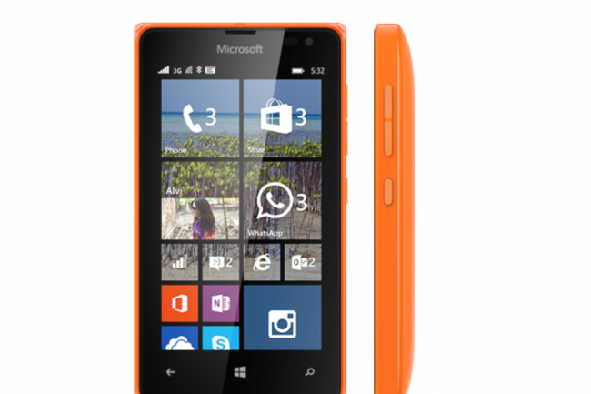 Face au Samsung Z1, le Lumia 532 de Microsoft tire son pingle du jeu. 