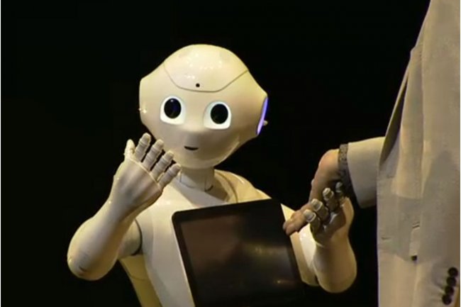 Prsent comme un robot capable de comprendre les motions humaines, Pepper de SoftBank va profiter de la technologie cognitive Watson d'IBM.