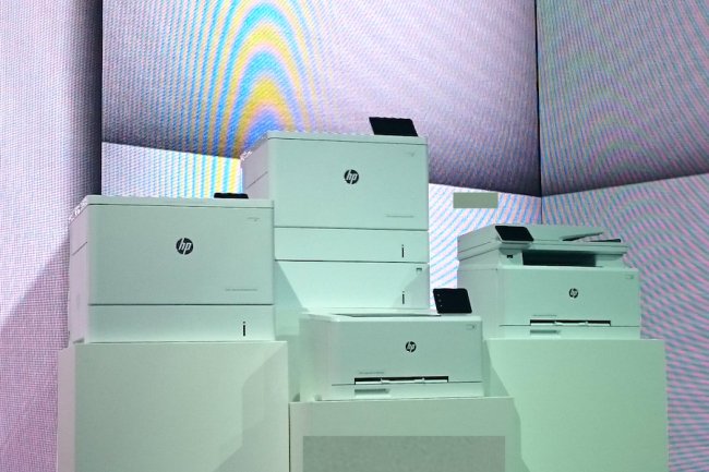 HP a aussi développé la M252, une imprimante laser A4 compacte avec un tiroir pour extraire les 4 cartouches JetIntelligence à 90€ l’unité. (crédit : S.L.)