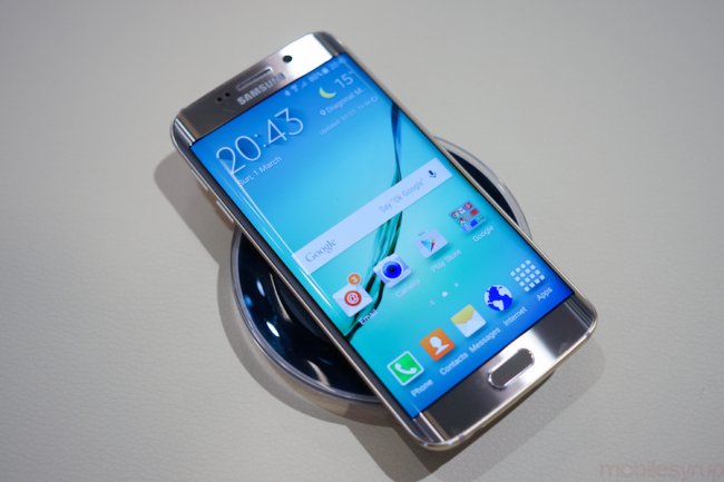 Pour son Galaxy S6 edge, Samsung a particulirement soign le design et les matriaux. Crdit photo : D.R.