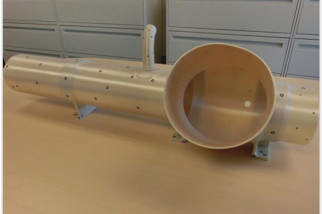 Le thermoplastique ULTEM 9085 utilisé pour imprimer en 3D le conduit du système de conditionnement d'air de l'Atlas V a été choisi pour sa capacité à supporter une vaste plage de températures extrêmes. (crédit : D.R.)