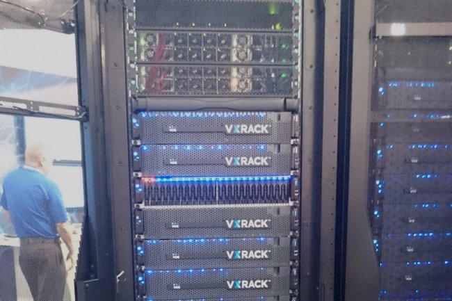 Contre des rivaux plus petits tels que Nutanix et Simplivity, VCE se démarque aujourd’hui avec ses systèmes VxRack à très grande échelle. (crédit : S.L.)