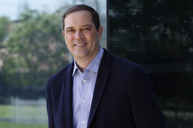 Que fera Chuck Robbins, le nouveau CEO de Cisco, aprs le rachat d'EMC par Dell ?  