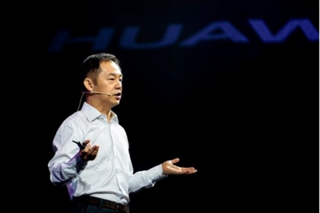 Ryan Ding, CEO de la division produits et solutions de Huawei, pendant le Huawei Developers Congress. (Crédit Huawei).