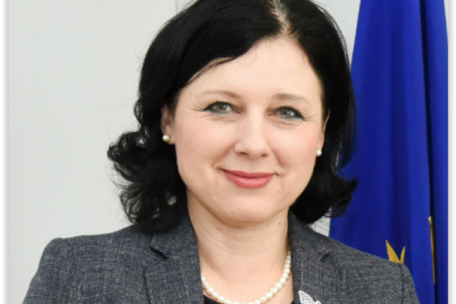 Vera Jourova, commissaire Européenne en charge de la Justice, des droits des consommateurs et de l'égalité hommes-femmes, est bien décidé à révover de fond en comble le Safe Harbor. (crédit : D.R.)