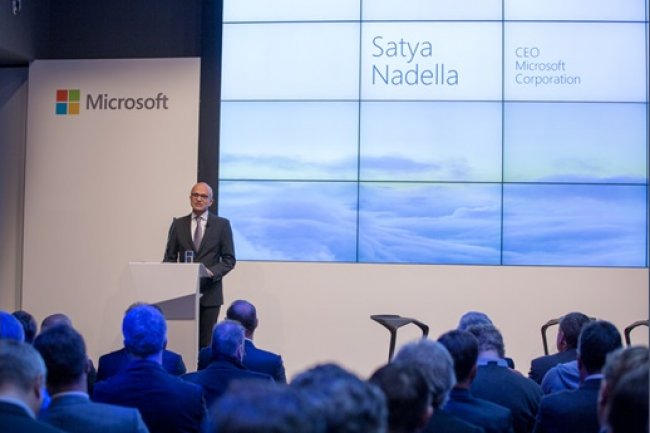 Satya Nadella, CEO de Microsoft, annonce la disponibilité des services Azure, Office 365 et Dynamics CRM Online depuis des datacenters allemands. (Source: Alex Schelbert)