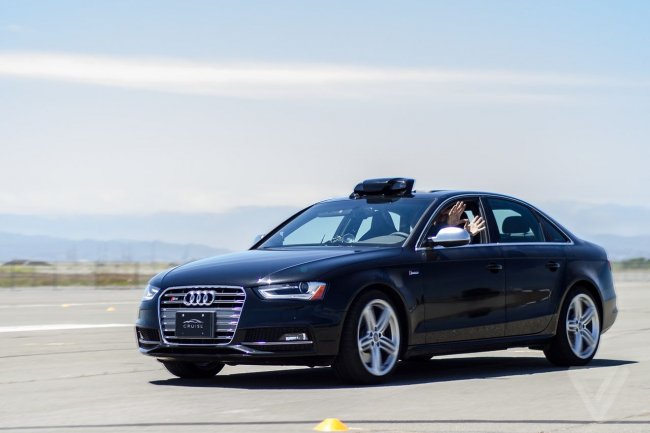 Les Audi A4 peuvent accueillir le système de Cruise Automation, une option facturée 10 000 dollars tout de même.