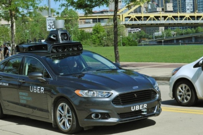 Un des prototypes de voiture autonome Uber qui circule actuellement sur les routes de Pittsburgh. (crdit : Uber)