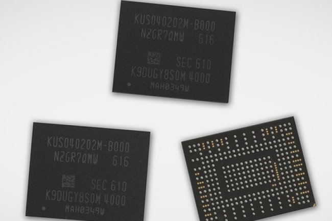 Le dernier SSD 512 Go de Samsung ne dpasse pas 2 cm de long. (crdit : D.R.)