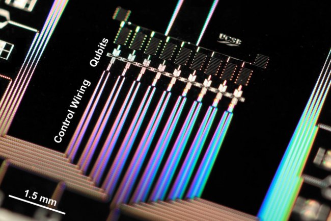 Un processeur quantique supraconducteur capable de travailler avec neuf qubits.