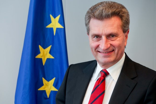 Günther Oettinger, commissaire européen pour l’économie et la société numériques, a signé un partenariat public-privé avec les principaux acteurs de la cybersécurité, et souhaite que l'industrie contribue financièrement au programme. (crédit : D.R.)