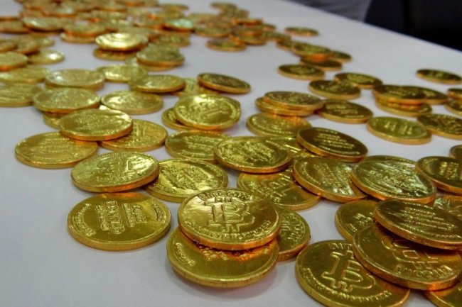 Dbut aot, Bitfinex se serait fait voler 119 756 bitcoins, soit environ 63 millions de dollars. (ci-dessus, bitcoins en chocolat sur la confrence bitcoin2013 / crdit photo : James Niccola - IDG NS)