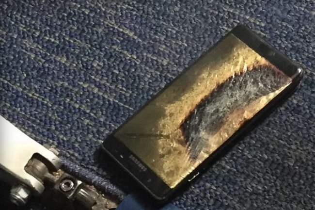 Un Galaxy Note 7 s'est enflamm dans un avion alors que sa batterie avait t change.