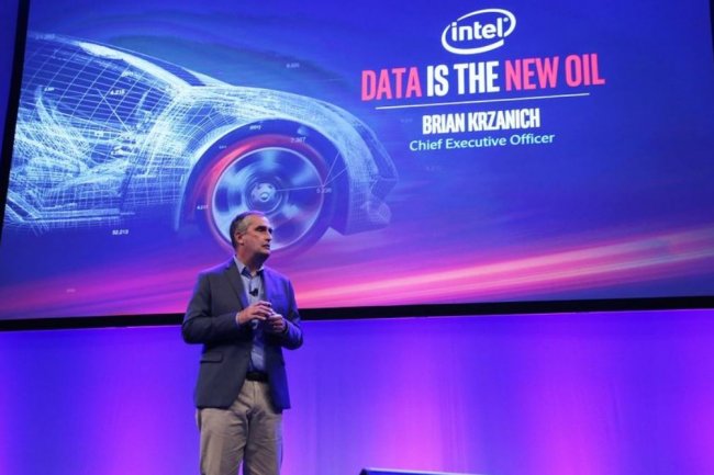 Selon Brian Krzanich, CEO d'Intel, l’industrie automobile doit être préparée à traiter plus de 4 To de données générées par chaque voiture autonome au quotidien. Crédit: D.R. 