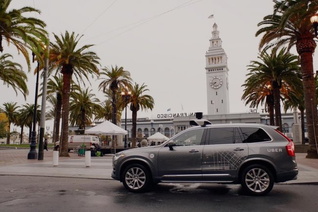 Le 14 décembre 2016, à San Francisco, alors qu'Uber testait encore ses voitures autonomes sur la voie publique. (crédit : Uber)