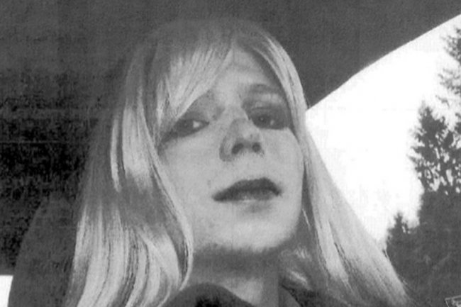 Le soldat Bradley Manning, arrt en mai 2010 au Koweit par l'arme amricaine pour avoir livr des documents  WikiLeaks, s'est dclar transgenre en prison et renomm Chelsea Manning. (crdit : D.R.)