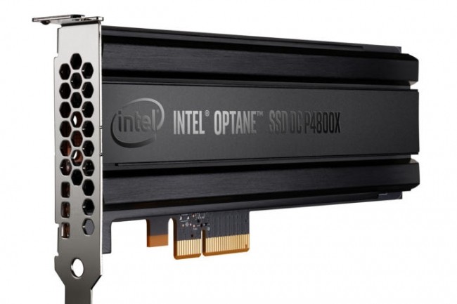 Commercialisée 1520 $ HT, la carte PCI/NVMe DC P4800X d'Intel exploite la technologie 3D Xpoint/Optane. (Crédit D.R.)