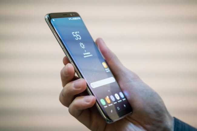 Livrés avec Android 7.0, les Galaxy S8 ont beaucoup de chemin à faire pour incarner la domotique de Samsung. (Crédit Adam Patrick Murray)