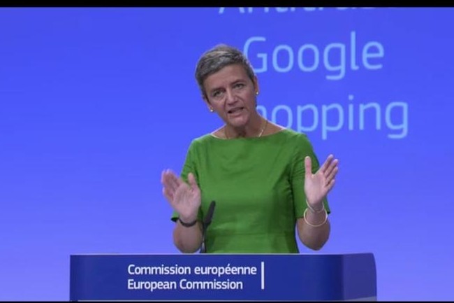 La commissaire à la concurrence de l'Union européenne, Margrethe Vestager, a infligé une amende de 2,42 milliards d'euro à Google le 27 juin 2017 pour abus de sa position dominante sur le marché de la recherche. (Crédit C.E.)
