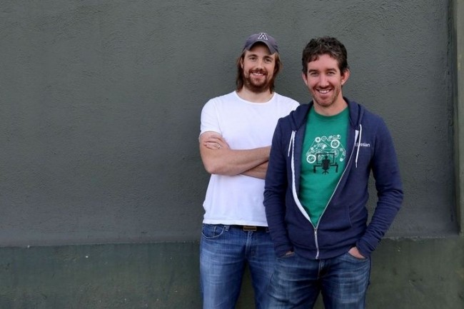 Mike Cannon-Brookes et Scott Farquhar, les 2 cofondateurs d'Atlassian, offrent jusqu' 3000$ par bug rapport dans leurs solutions. (Crdit D.R.)