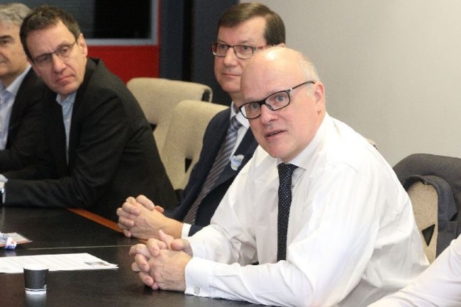 De gauche  droite : Marc Genevois, directeur gnral de SAP France, Jean-Michel Graillot, vice-prsident de lUSF, et Claude Molly-Mitton, prsident de lUSF (Crdit : USF)