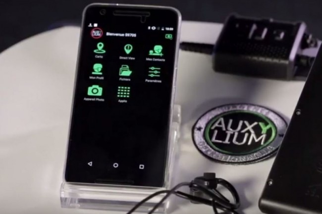 Atos a développé une solution de communication sécurisée basée sur un smartphone Android pour équiper les forces de l’opération Sentinelle. Crédit. D.R. 