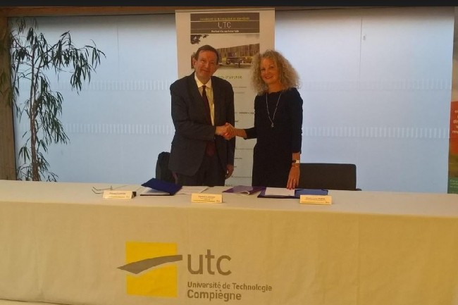  Emmanuelle Camus, VP partenaires et alliances chez PTC et Philippe Courtier, directeur de l’UTC lors de l'annonce du partenariat.  Crédit. D.R. 