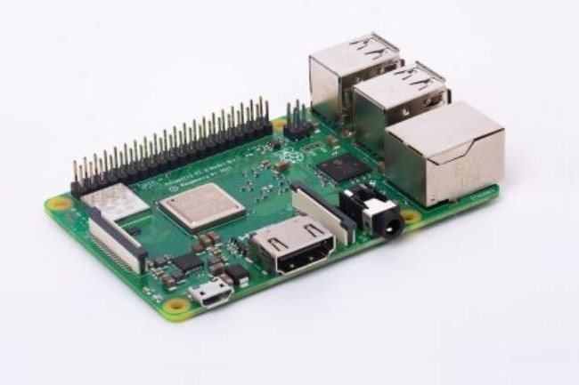 Pour alimenter sa carte Raspberry Pi 3 Model B+, il est recommand de choisir un adaptateur secteur de trs bonne qualit dlivrant 2,5A. (Crdit : Raspberry)