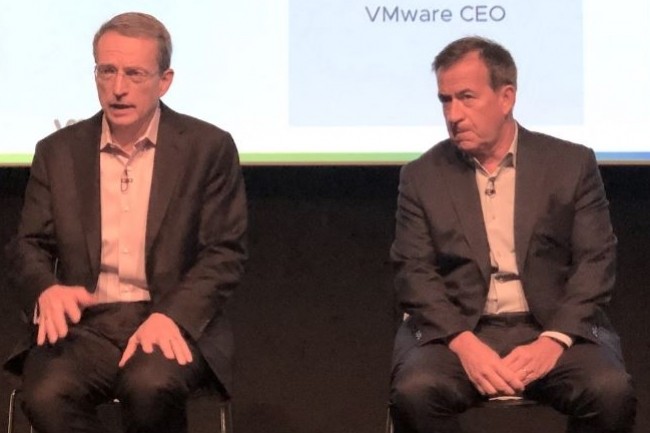 Pat Gelsinger, CEO de VMware ( gauche) et Jean-Pierre Brulard, vice-prsident et directeur gnral EMEA de VMware lors du VMworld Europe 2018  Barcelone. (Crdit : S.L.)