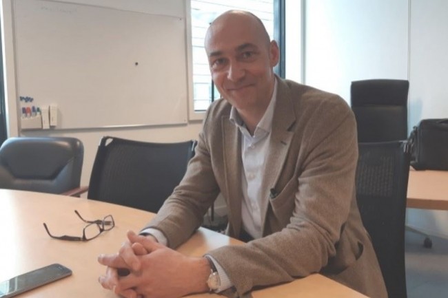 Eric Onado, directeur coordonnateur du programme SI d’adossement des TI au Régime général, explique les modalités de la mutation de la protection sociale des indépendants. (crédit : B.L.) Eric Onado, directeur coordonnateur du programme SI d’adossement des TI au Régime général, explique les modalités de la mutation de la protection sociale des indépendants. (crédit : B.L.)