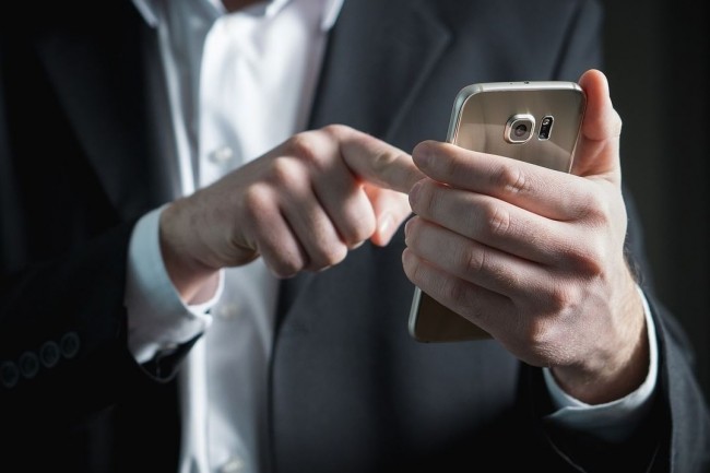 Des chercheurs ont dmontr qu'il tait possible de prdire  quel moment l'utilisateur d'un smartphone allait de nouveau allumer son mobile. (Crdit : Pixabay/TeroVesalainen)